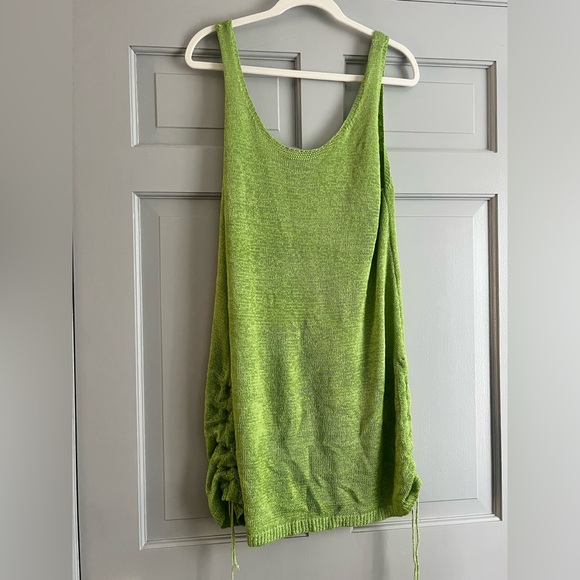 Green Sleeveless Knit Top - Picture 1 of 3